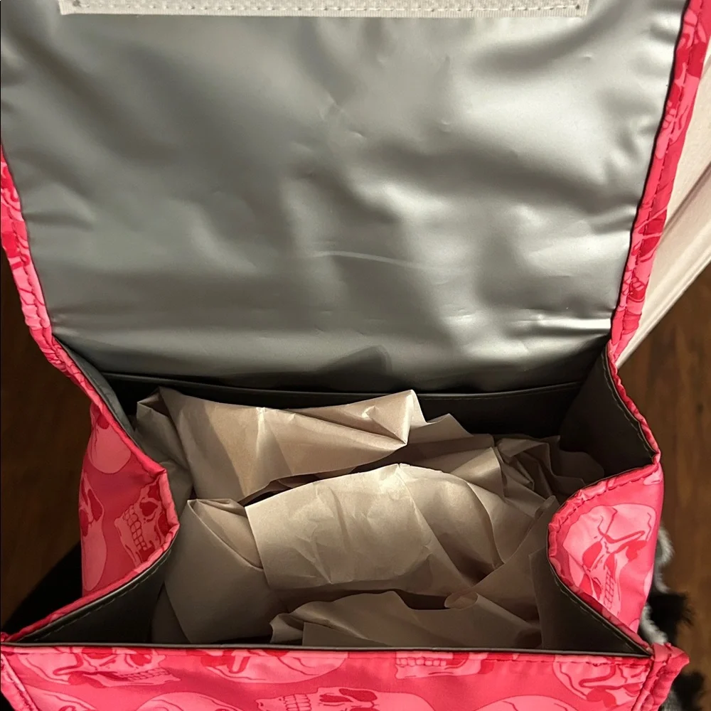 Betsey Johnson Pink/Black Skull Pattern Insulated Lunch Tote Bag